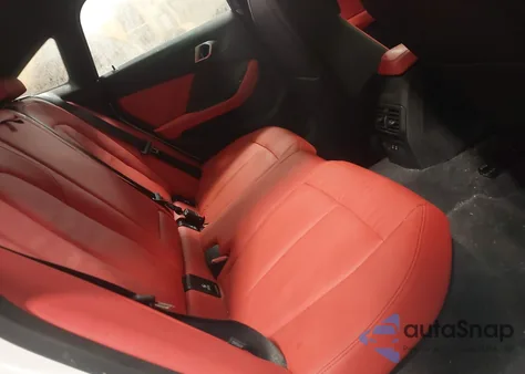 2024 BMW M235 Gran Coupe I xDrive z USA, uszkodzony, nr VIN WBA13AL09R7P50835